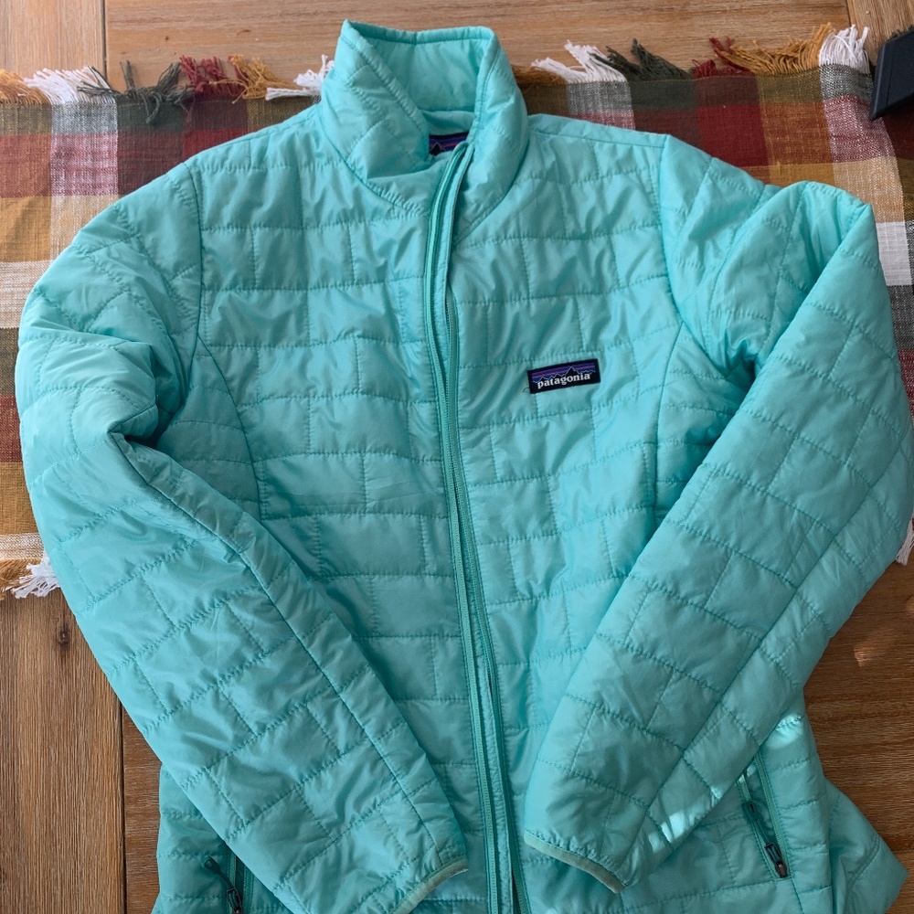Patagonia micro puff insulated jacket